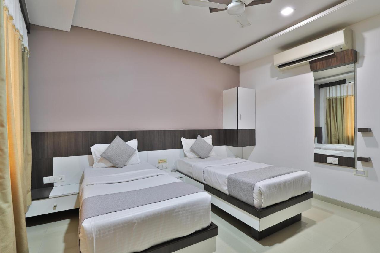 Hotel Planet Vadodara Exterior foto
