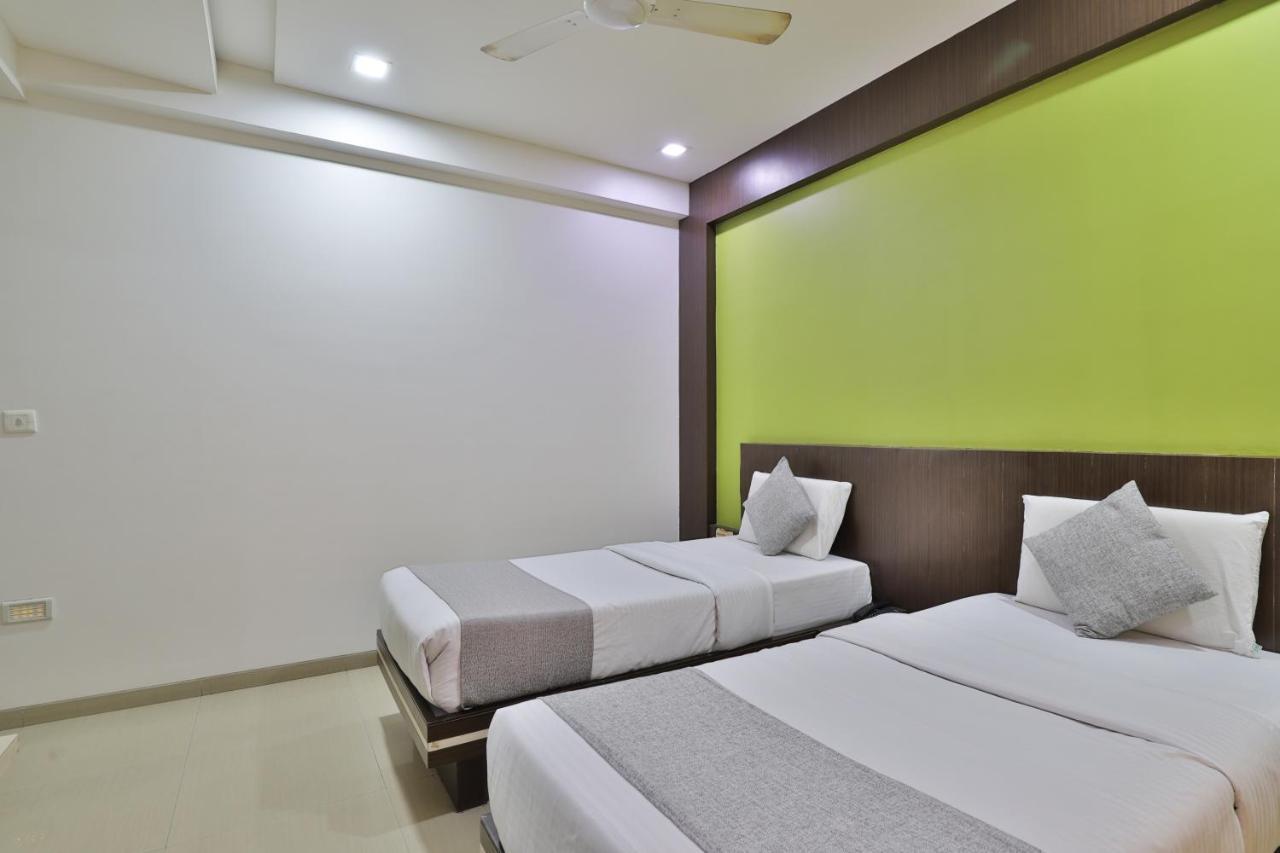 Hotel Planet Vadodara Exterior foto