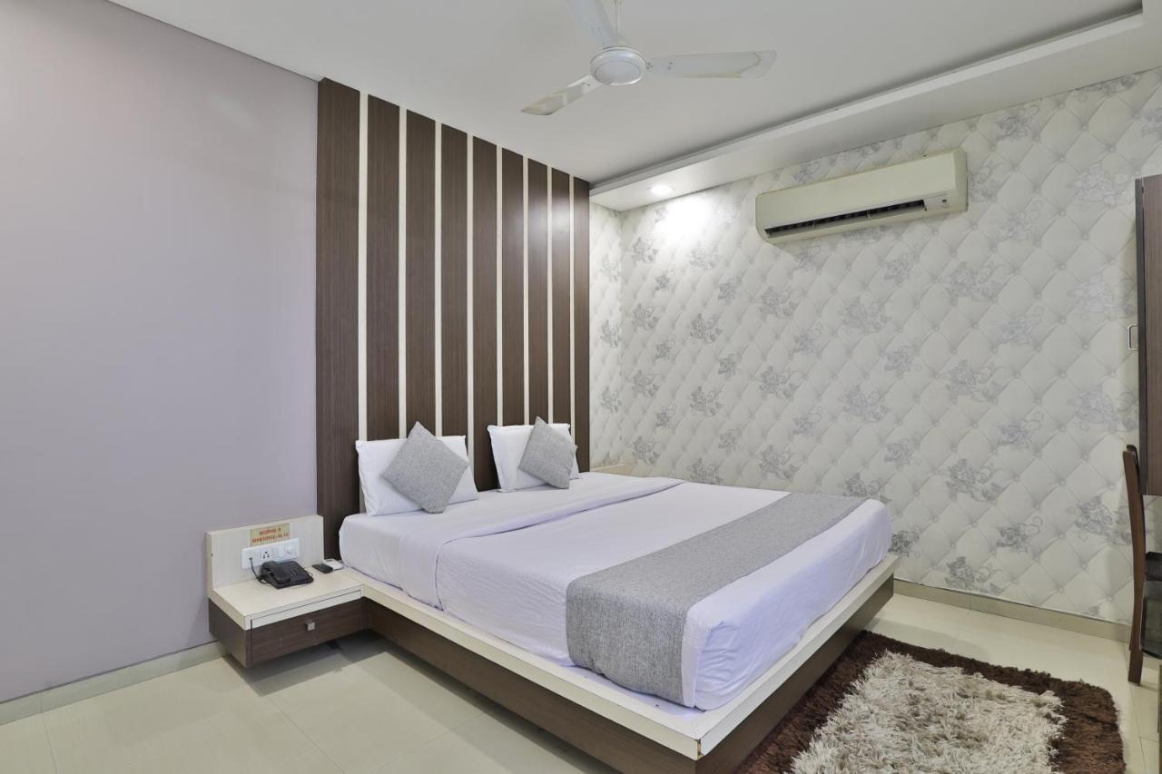 Hotel Planet Vadodara Exterior foto