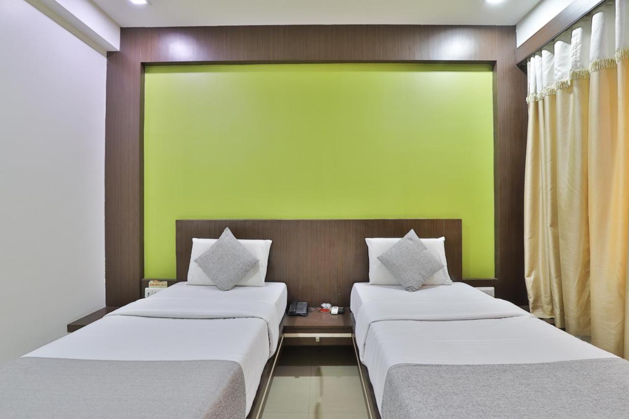 Hotel Planet Vadodara Exterior foto