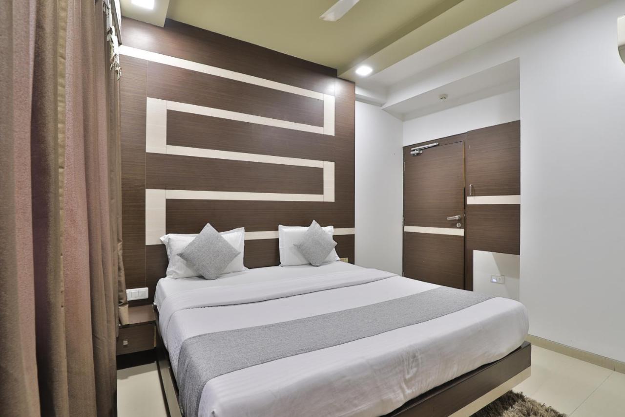 Hotel Planet Vadodara Exterior foto