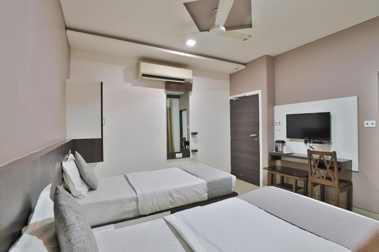 Hotel Planet Vadodara Exterior foto