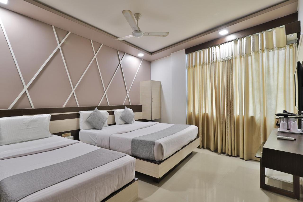Hotel Planet Vadodara Exterior foto