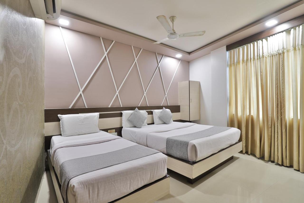 Hotel Planet Vadodara Exterior foto