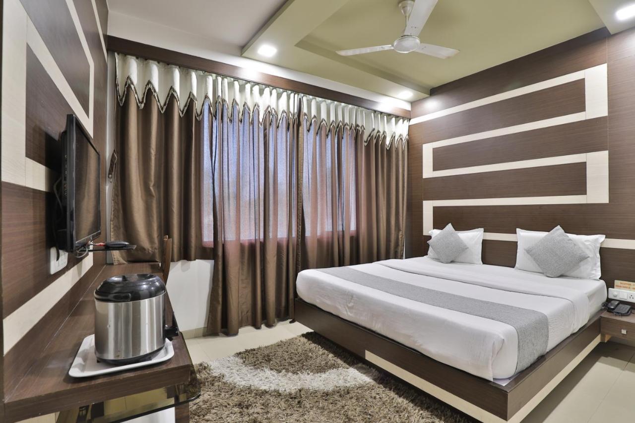 Hotel Planet Vadodara Exterior foto
