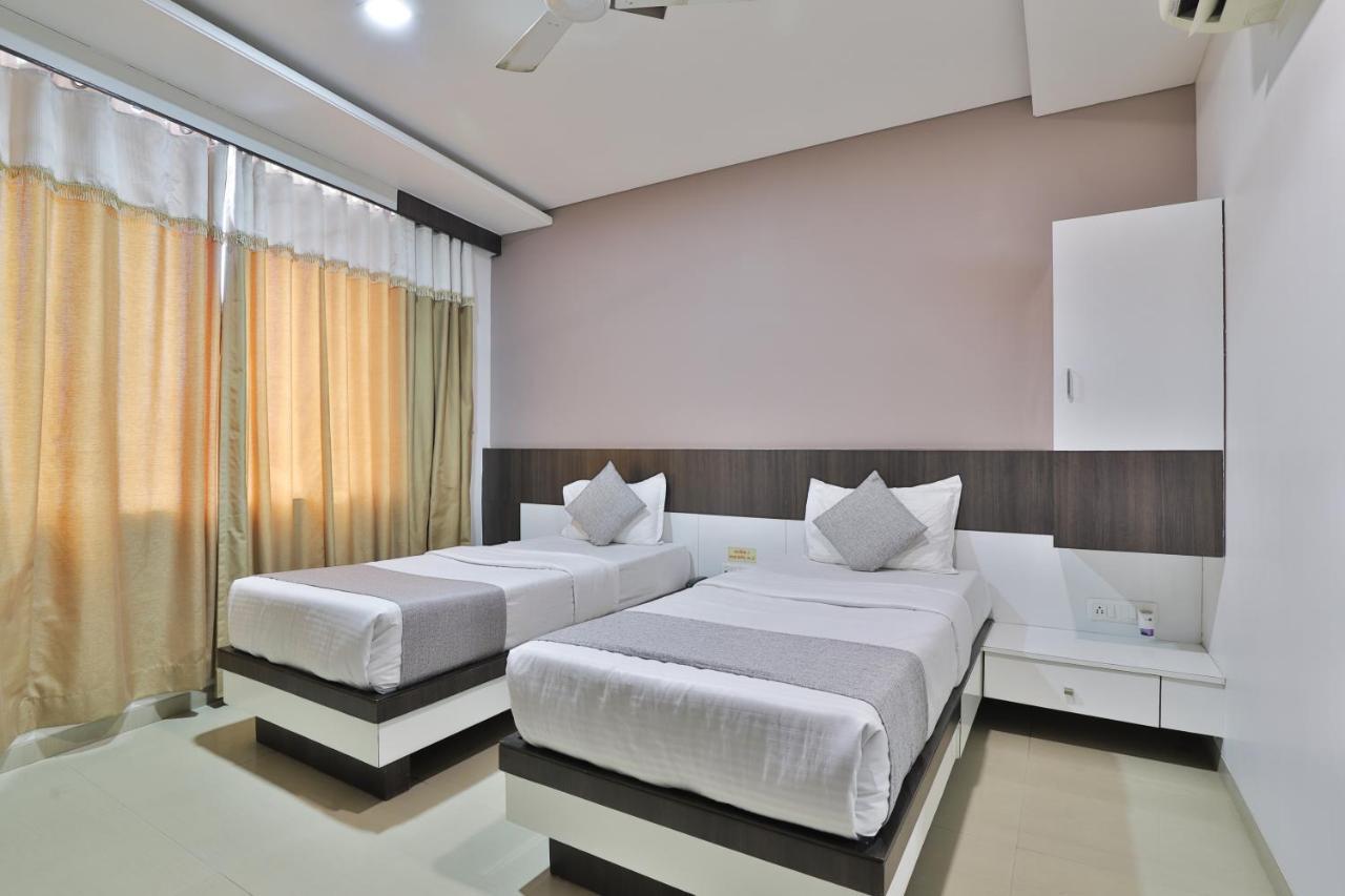 Hotel Planet Vadodara Exterior foto
