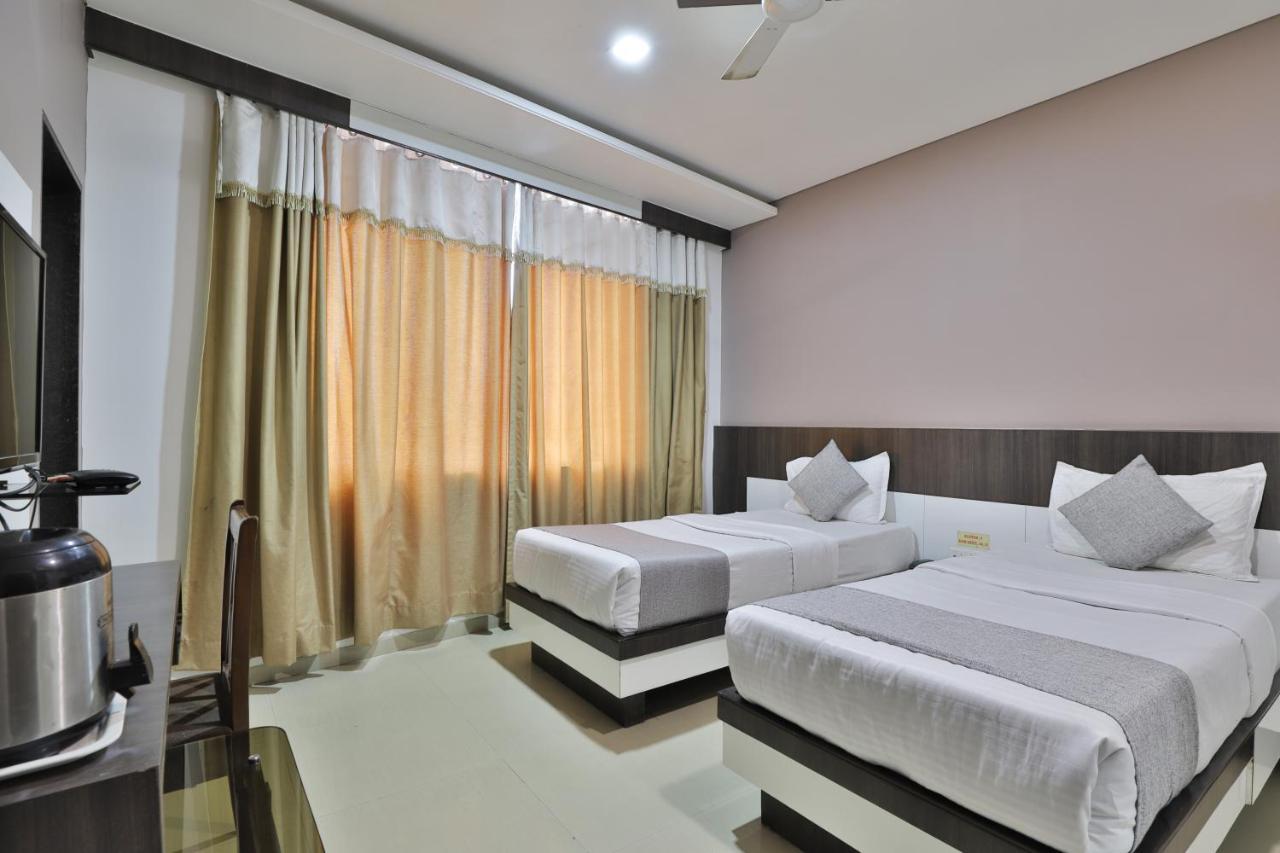 Hotel Planet Vadodara Exterior foto