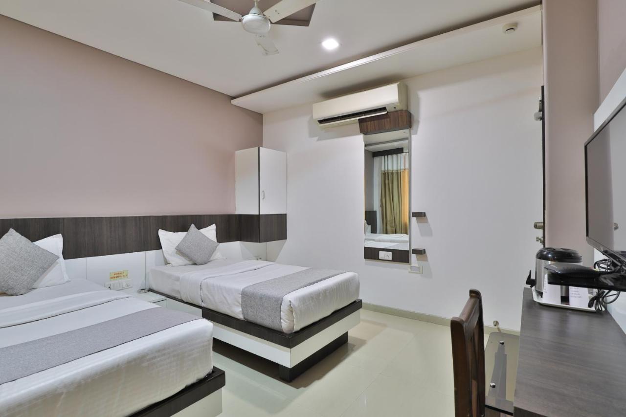 Hotel Planet Vadodara Exterior foto