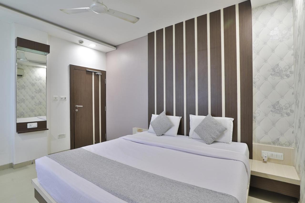 Hotel Planet Vadodara Exterior foto