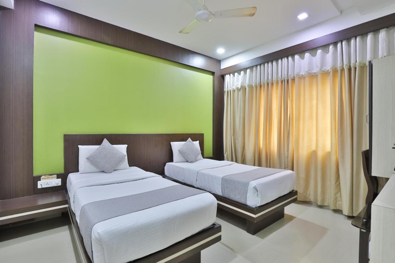 Hotel Planet Vadodara Exterior foto